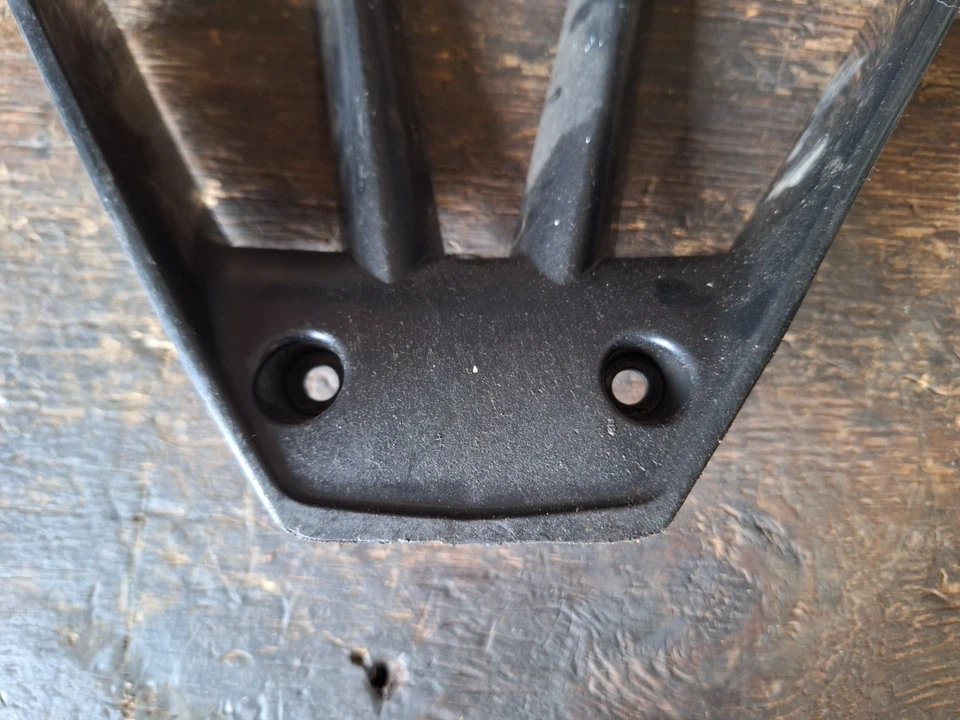 Yamaha YZF R1 5VY - Cubierta de relleno de carenado de panel en V para carenado de vientre inferior delantero Foto 2 de 4