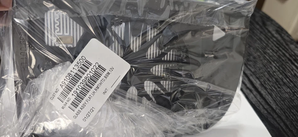 NEW Genuine Mercedes-Benz Mirror Glass 9108113500 OEM(MBA0624) - Image 2 of 2