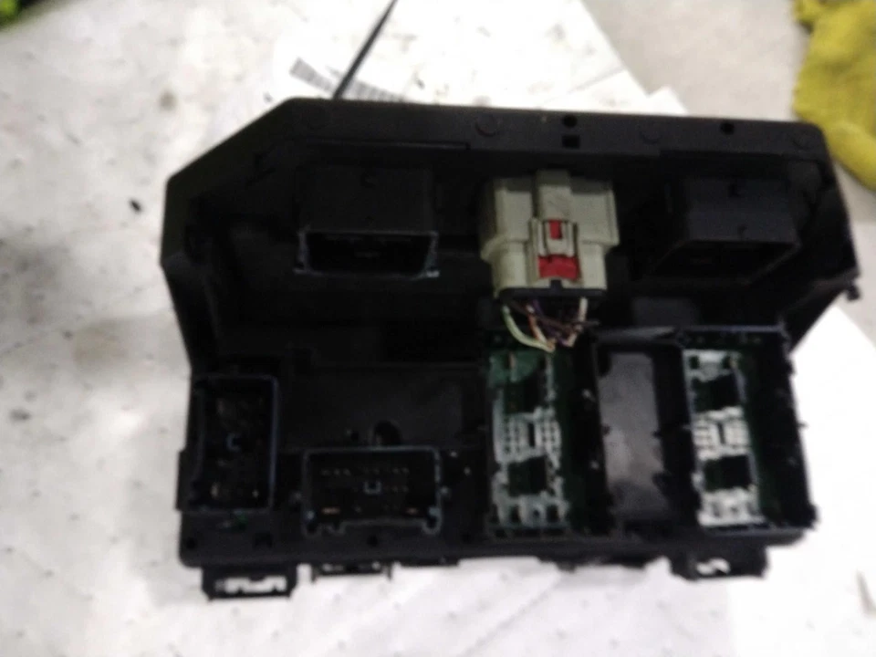Used Integrated Power Module fits: 2013 Jeep Grand cherokee Power Supply totally — 第 2/4 张图片