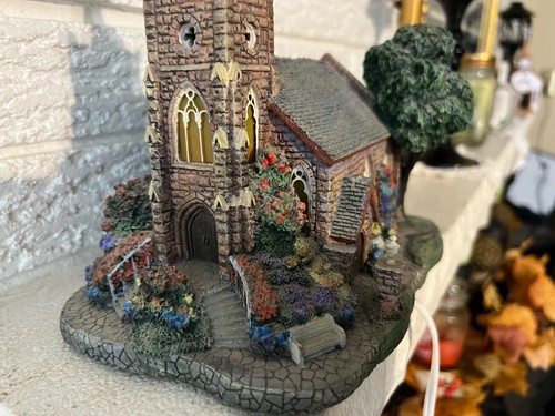Hawthorne Lamplight Village Thomas Kinkade’s WINDERMER CHURCH 1999 w/Light - Picture 8 of 8