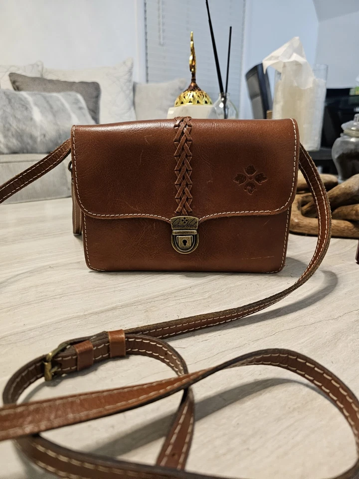 Organizador de muñecas de cuero Patricia Nash Foto 2 de 4