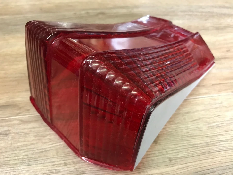 Pontiac Beaumont SD 1968 68 usado GM luz trasera derecha lente OEM Foto 3 de 4