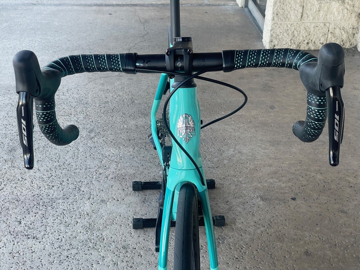 Bianchi Infinito CV Carbon Endurance Road Bike Shimano 105 Di2 - Main Image