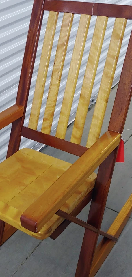 Mecedora vintage artesanal de arce primitivo hecha sin sujetadores mecánicos Foto 3 de 4