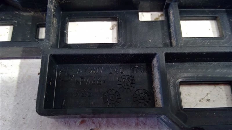 2019-2023 MERCEDES-BENZ SPRINTER 3500 安装支架 原始设备制造商 A9075461700 — 第 3/4 张图片