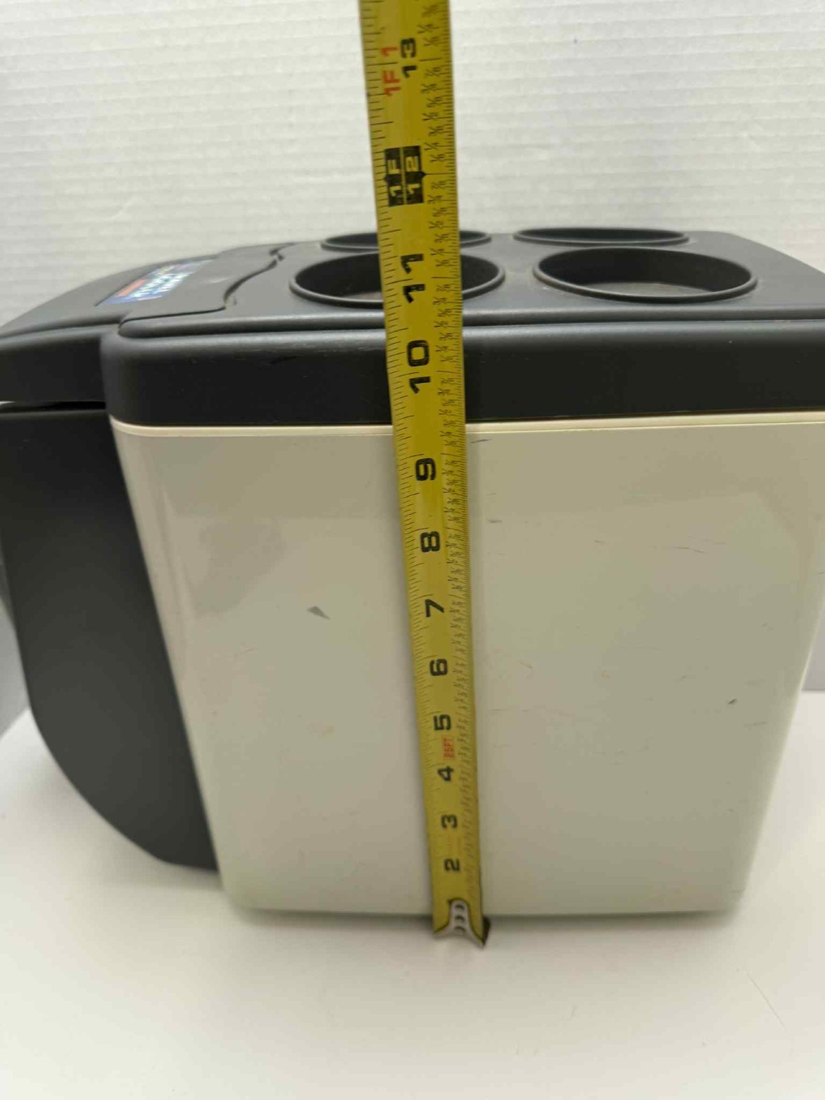 Vector 12-Volt DC Travel Cooler and Warmer VEC221