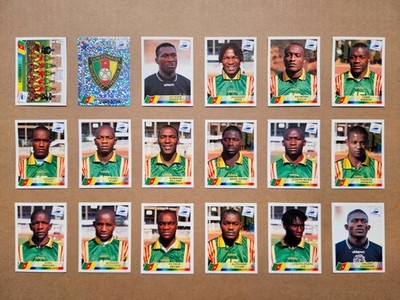 Panini Frankreich 98 WM Sticker - Kamerun Team + Badge