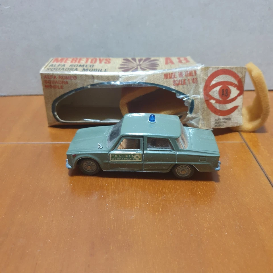 Mebetoys Alfa Romeo Giulia T.I. 1600 "Polizia Squadra Volante" in scala 1/4 - Immagine 3 di 4
