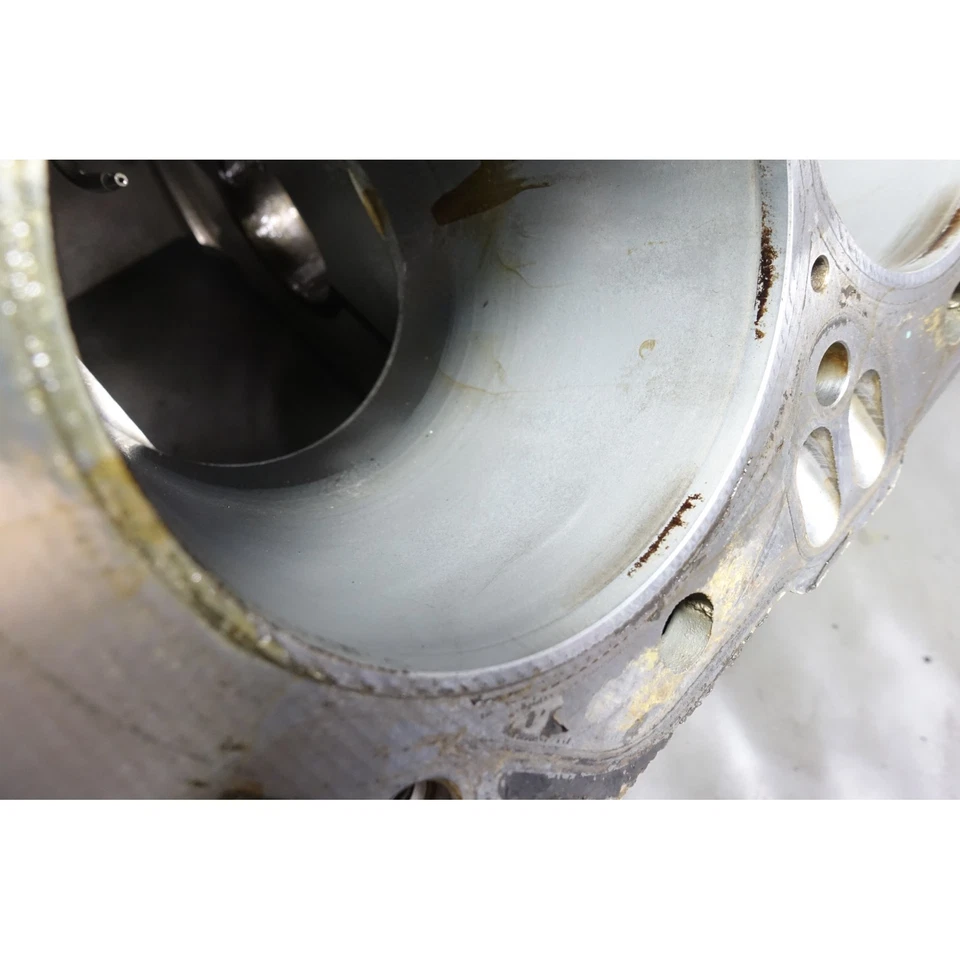 2008-2013 BMW E90 M3 S65 4.0L V8 Engine Cylinder Block Housing Bare OEM - Imagem 2 de 4