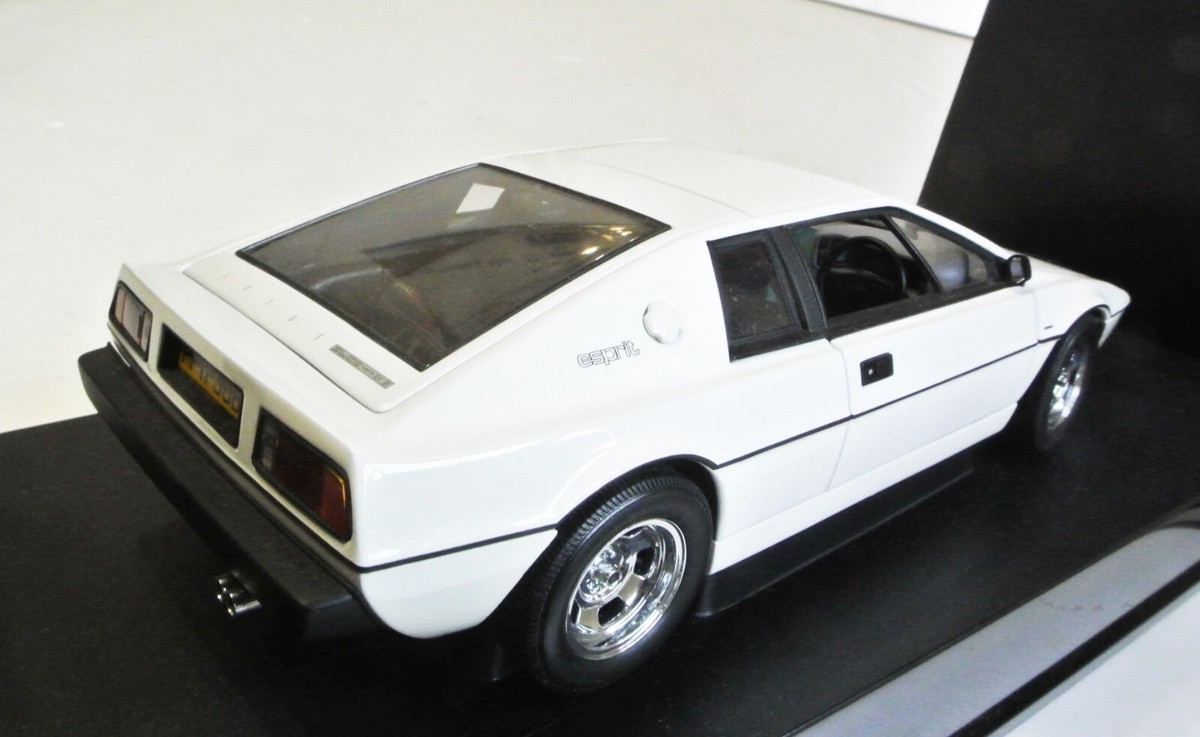 Autoart 1/18 Scale Lotus Esprit Type 79 007 James Bond Spy Autoart 1/18 Scale Lotus Esprit Type 79 007 James Bond Spy