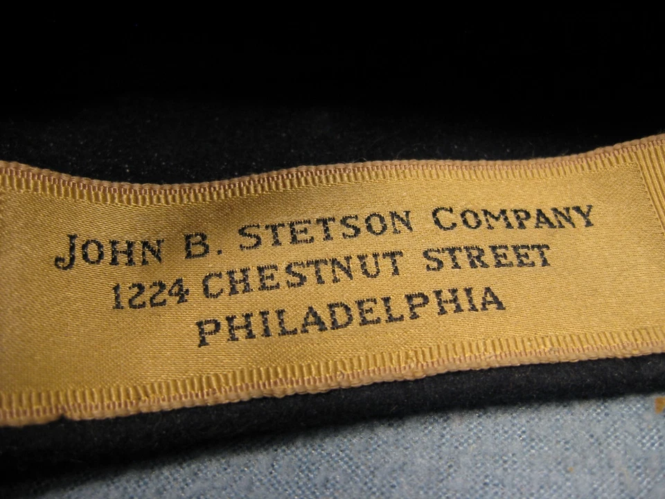 Sombrero vintage Stetson Fifth Ave azul marino con 2 EE. UU. Insignias de piloto de aviación de la Marina Foto 4 de 4