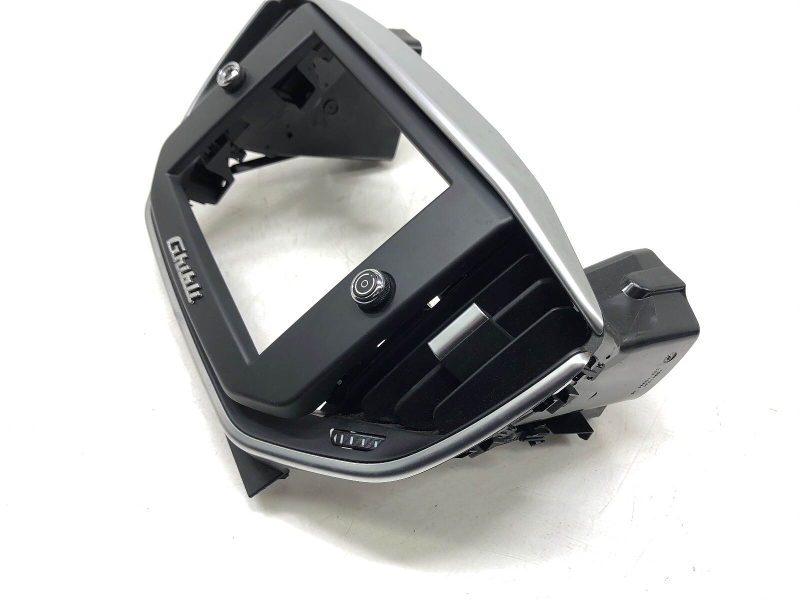 2014-2019 MASERATI GHIBLI FRONT CENTRAL BEZEL TRIM W/ GRILLE OEM.