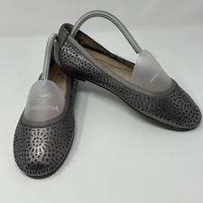 VIONIC Robyn Pewter Perforated Metallic Leather Ballet Flats Silver Shoes Sz 8
