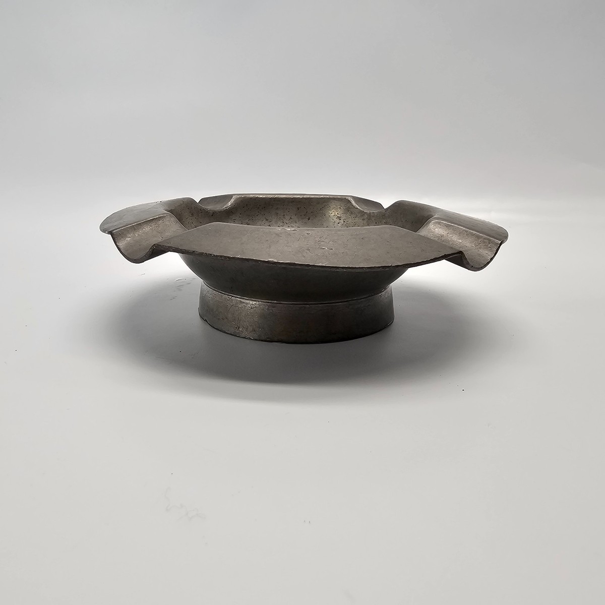 Vntg Insico 5 Inch Round Pewter Ashtray Table Cigarette Cigar Ash