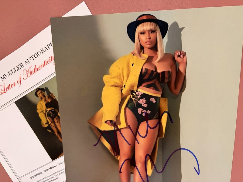 Nicki Minaj Signed•8x10 Autographed Color Photo•Todd Mueller Autographs COA LOA