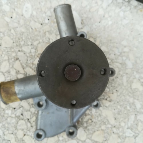 Verkaufe eine Wasserpumpe für einen BMW