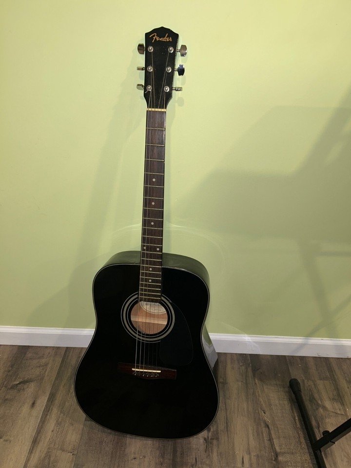 Nice Fender DG11E Acoustic Electric Guitar Black 6 String w/ Case