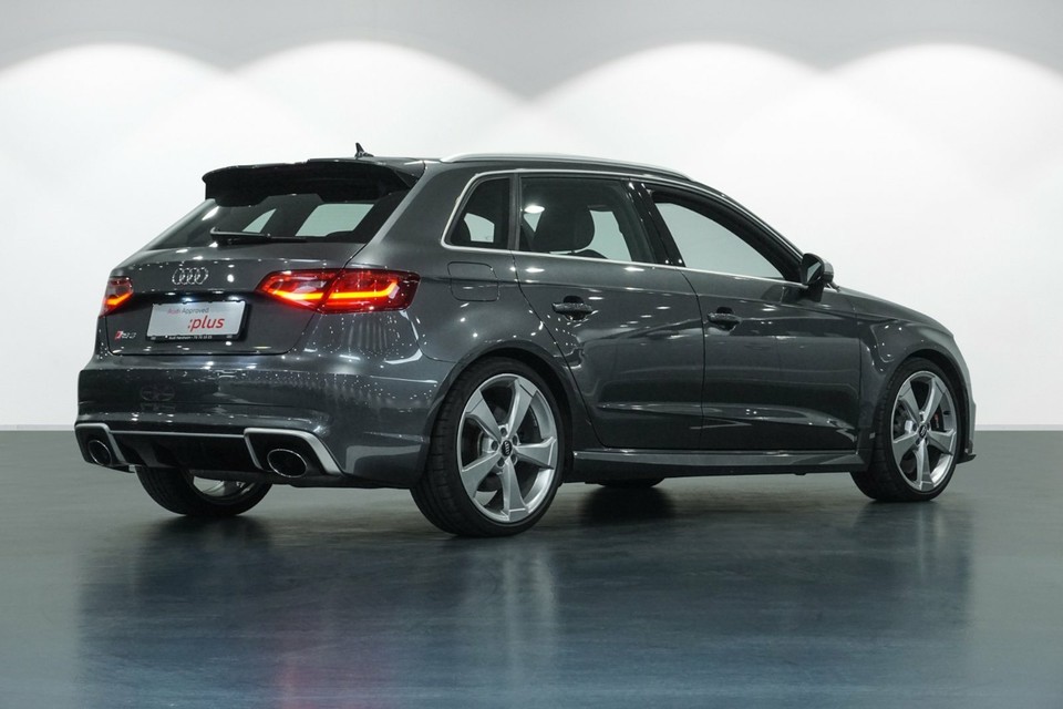 Audi rs3 quattro