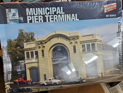 WALTHERS CORNERSTONE MUNICIPAL PIER TERMINAL, NEW, SEE PHOTO, HO SCALE