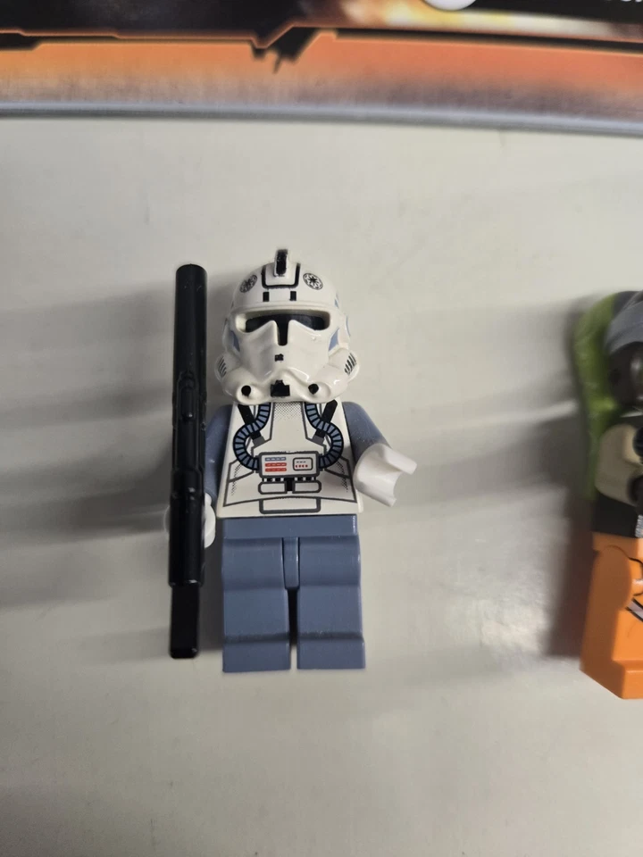 Mini figos LEGO Star Wars: The Ghost 75053 manuais completos caixa - Imagem 3 de 4