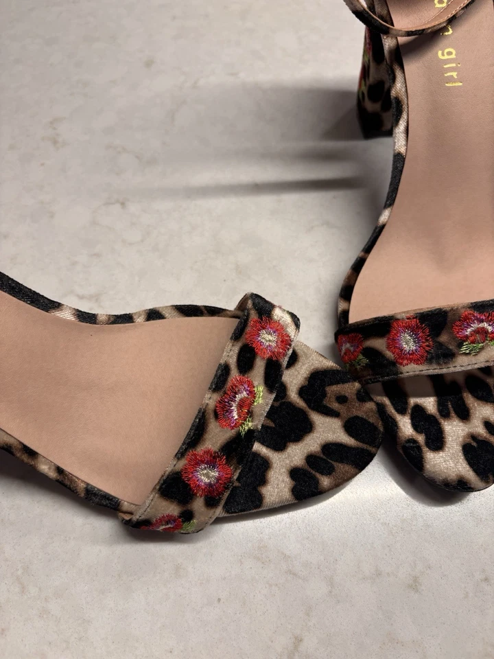 Sandalias Madden Girl para mujer Behave Tacones en bloque Rojo Leopardo Floral Hebilla 10 Foto 3 de 4