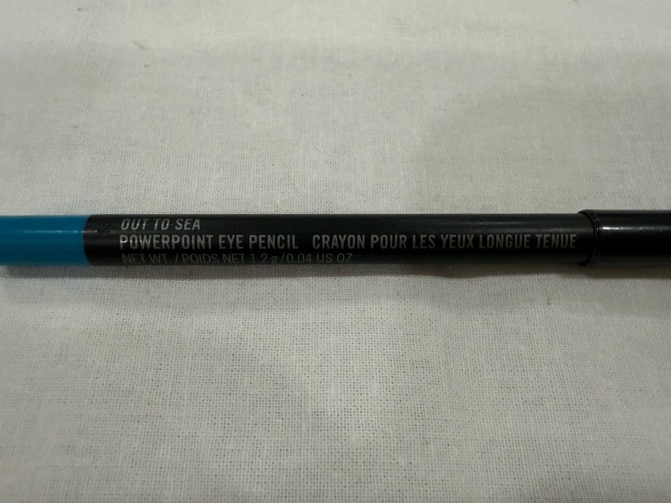 Lápices de ojos M.A.C Powerpoint Industry 0,04 oz / 1,2 g (fuera al mar) Foto 2 de 2