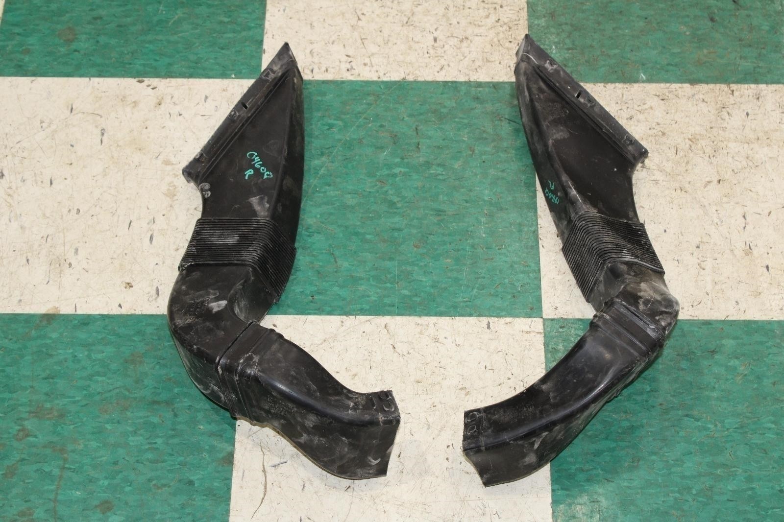 Bentley Flying Spur 2013-2018 Left, right Intake ducts Pair