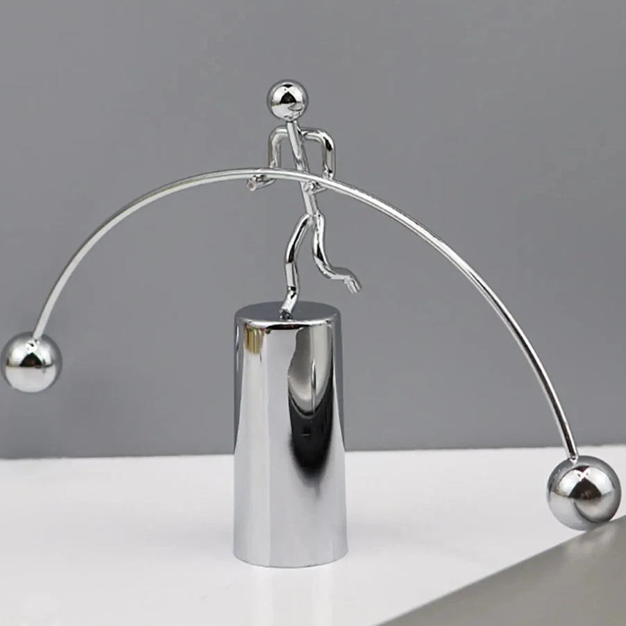 1 pieza Bola de Equilibrio Creativo Columpio Iron Man Ornamento - Divertido Vaso Decoración Regalo Foto 3 de 4