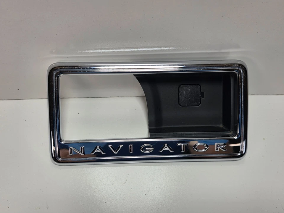 Lincoln Navigator 2007-2014 asiento trasero izquierdo interior manija de puerta moldura OEM Foto 3 de 4