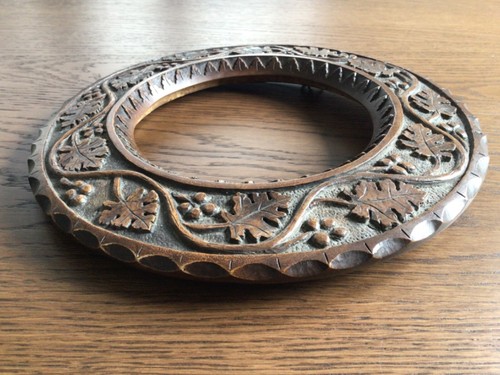 Antique arts & crafts hand carved circular oak leaf & acorn wooden frame - Picture 5 of 8