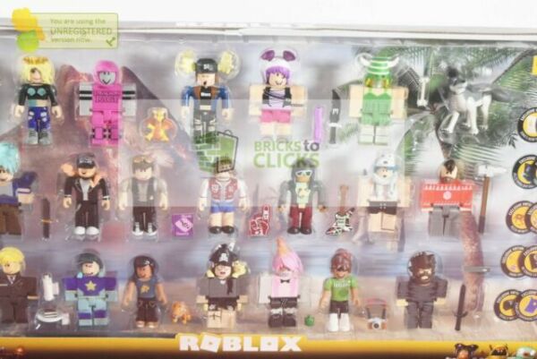 Roblox Series 1 Girl Guest Mini Figure (No Packaging) 