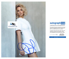 JENNIFER LAWRENCE AUTOGRAPH SIGNED 8X10 PHOTO HUNGER GAMES X-MEN ACOA