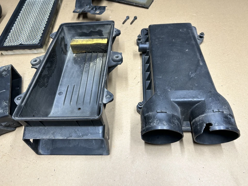 Furgoneta Ford E-150 Econoline 87-96 - CAJA FILTRO AIRE 4.9 5.0 5.8 toda carcasa sin masa Foto 4 de 4