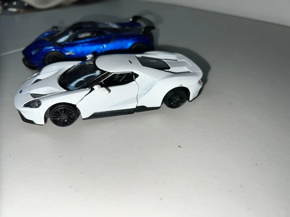 Lot of 2 Pagani Huayra BC 2016 and Ford GT 2017 Kinsmart Scale 1:38 Model Cars - Image 4 of 4