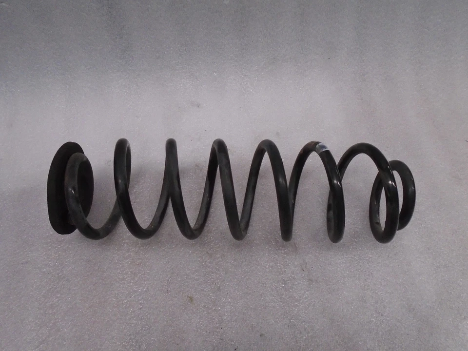 Muelle helicoidal trasero izquierdo o derecho Volkswagen Jetta 2005-2018 OEM VI61170 Foto 4 de 4