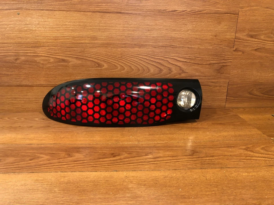 1993 - 2002 年 PONTIAC FIREBIRD 左 W6S 尾灯灯 HONEYCOMB 原始设备制造商 — 第 2/4 张图片