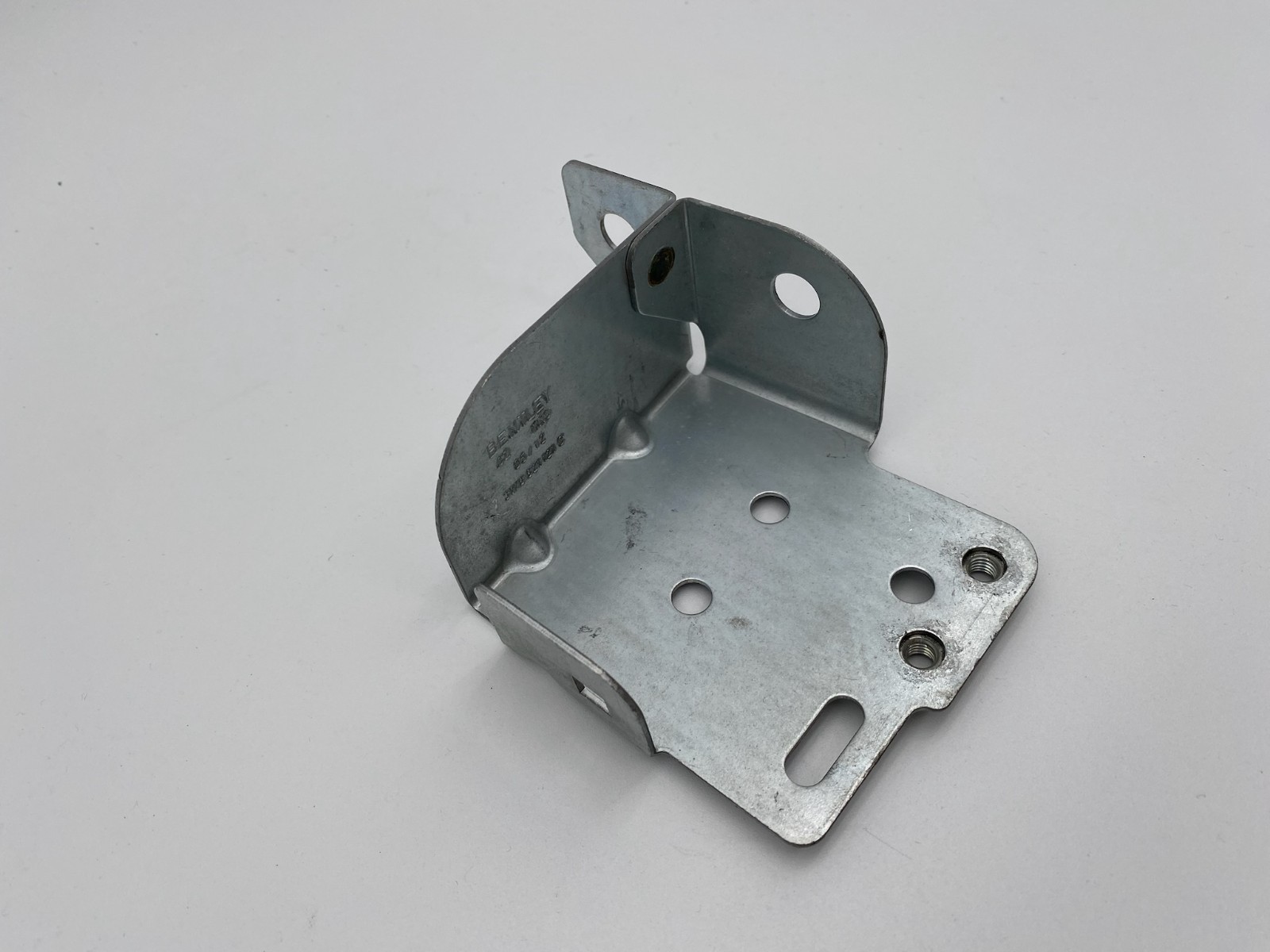2006-2010 Bentley Continental GT GTC Front Fender Bracket Clamp OEM 3W8821121C