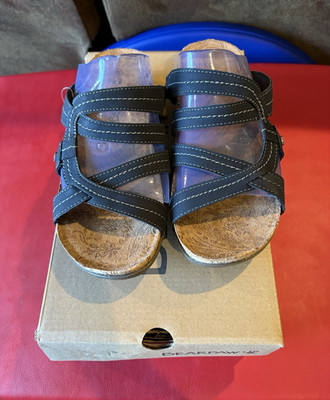 BEARPAW  Kai  II Women's Black Leather Slide Sandals Slip On Solid Logo 6M EU37
