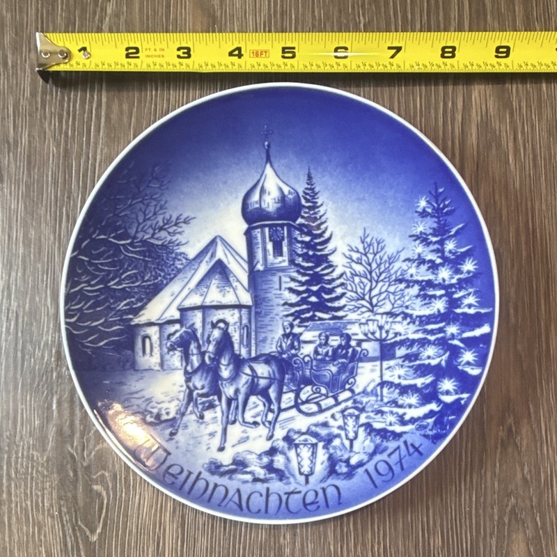 Bareuther Collector Plate 1974 Blue/White Porcelain Christmas 8 in Bavaria