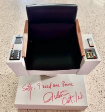Quantum Mechanix Star Trek TOS Captain's Chair 1/6 Scale FX Signed Shatner JSA