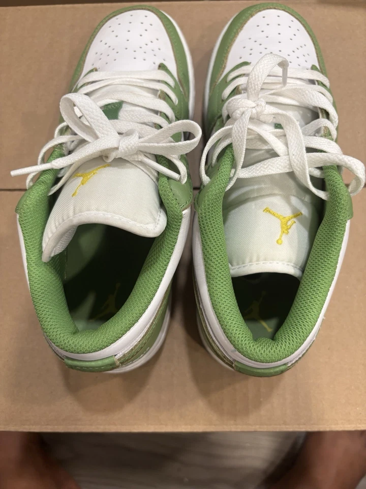 Nike Air Jordan 1 Zapatos Jumpman Bajos Verde Blanco Amarillo Talla 6Y - Usados Foto 4 de 4