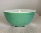 Vtg Pyrex Green 2.5QT Medium Mixing Bowl 8.5" Nesting Bowl  1940s -00