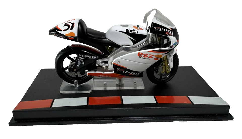 MODELLINO MOTO DIECAST  APRILIA RSW 250 ALEX DE ANGELIS 2004 1/24 - Immagine 4 di 4