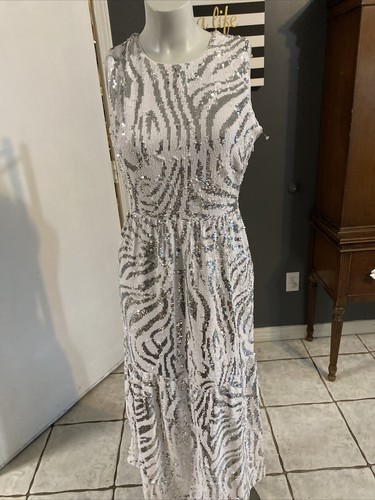 Sold Out TOPSHOP SEQUIN ZEBRA STRIPE MIDI Tier DRESS SIZE 2 US White Silver NWOT - Picture 2 of 5