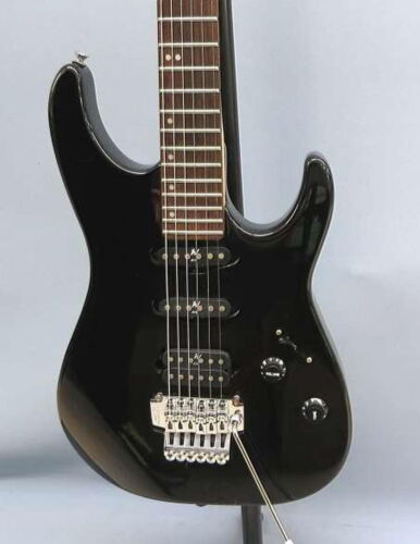 WASHBURN MG-701 Used 1995 Alder body Maple neck Rosewood fingerboard Black