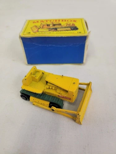 Vintage Matchbox Caterpillar Bulldozer No. 18 w/ Box Made In England Lesney 1:64