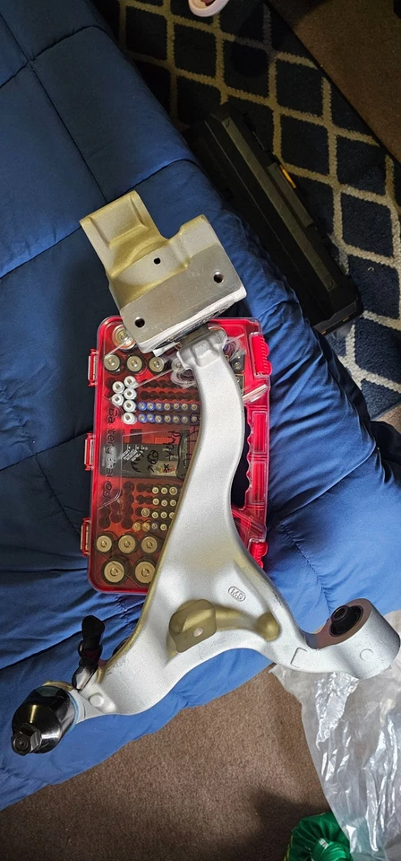 Braço de direção inferior esquerdo dianteiro de alumínio 2011 Infiniti g37x. - Imagem 3 de 3