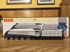HORNBY R3307 4-6-2 LNER A4 CLASS STEAM LOCOMOTIVE NO. 2510 “QUICKSILVER” MINT