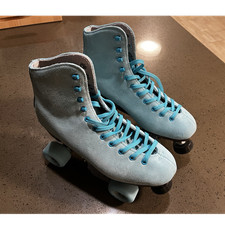 Sure-Grip Boardwalk Indoor Quad Roller Skates Light Blue Suede Size 8 woman  s