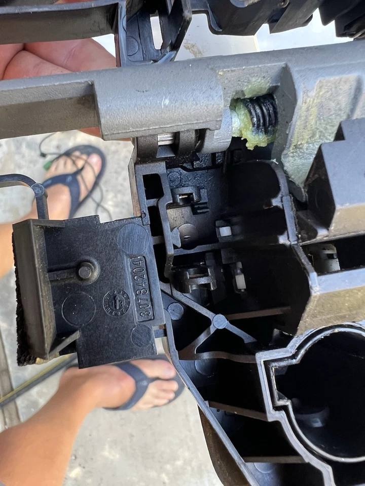 06-13 Volvo C70 Front Right Passenger Side Exterior Door Handle Trim White Oem Foto 3 de 4